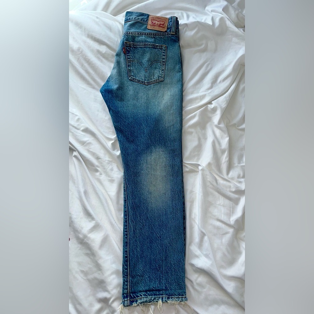 Like New! Levi Strauss Gold Tag 501 Original Fit Distressed Size 27/32